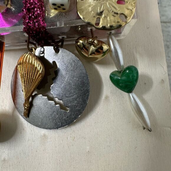 Vintage Funky Signed 1986 Acrylic Brooch - Picture 3 of 9